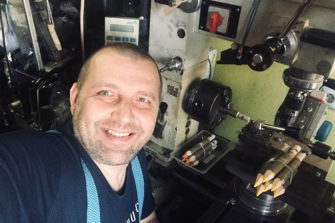 Petr - výroba pastelkopíšťalek Petr - výroba pastelkopíšťalek